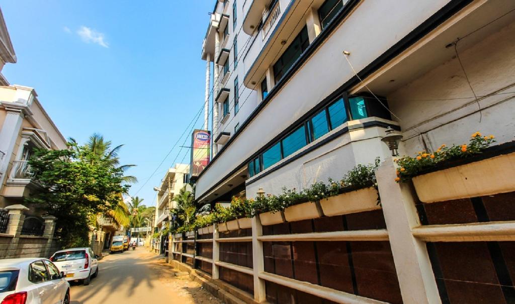 Hotel Pigeon International Bangalore Exterior foto
